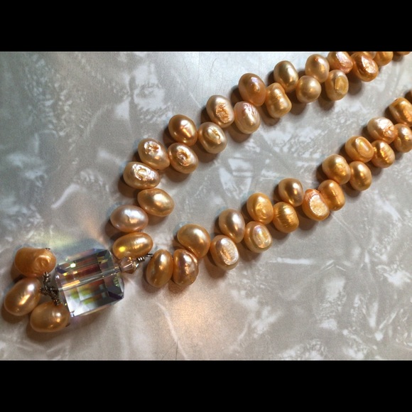 Fresh water pearls light peach pearls /Swarovski crystals - Picture 9 of 12